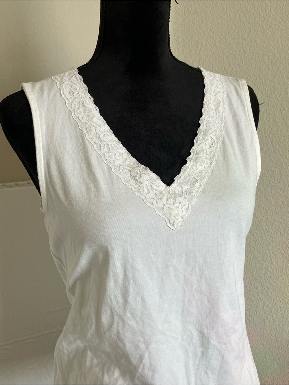 Faded Glory White Lace V-Neck Tank Top